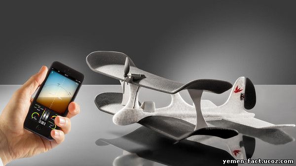  طائرة ورقية يتحكم بها الهاتف الذكي في معرض بلندن